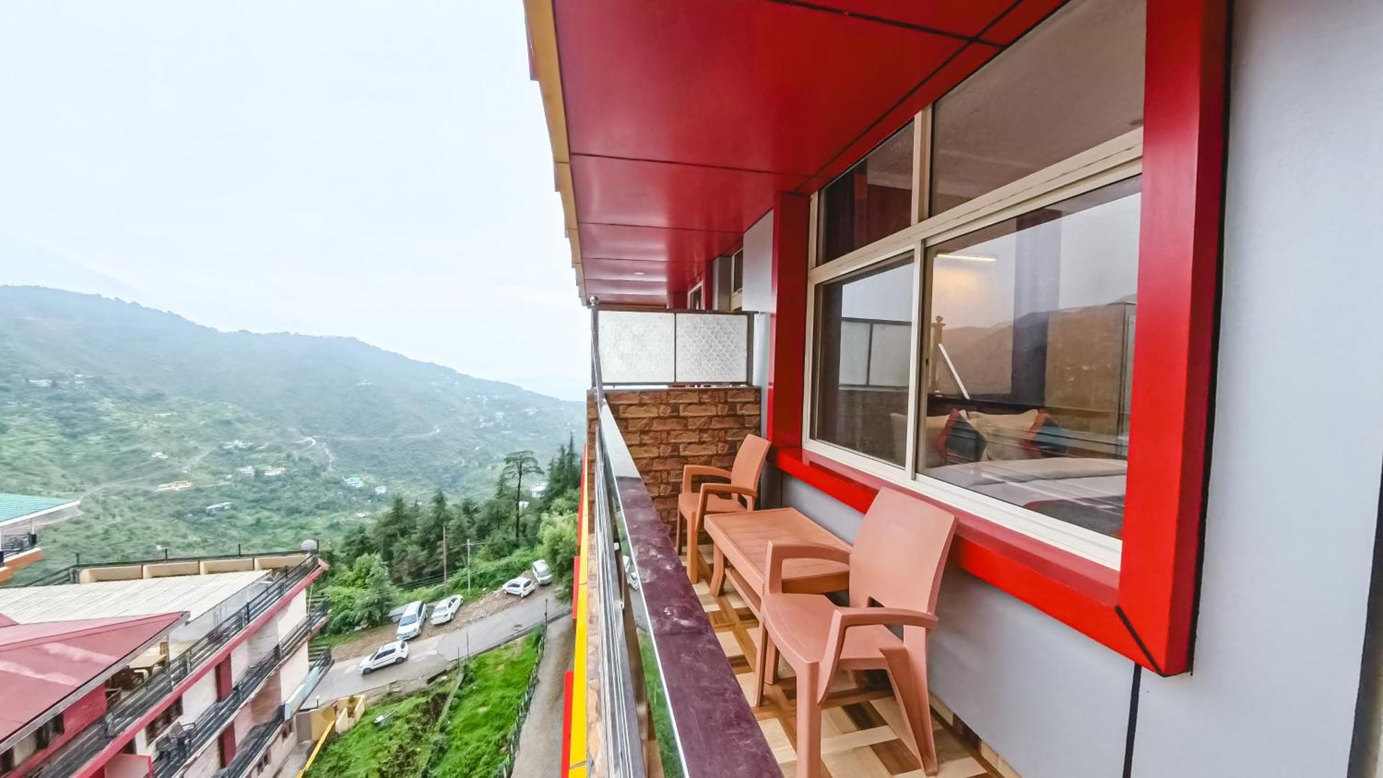 Live Free Hostel, Mcleodganj McLeod Gandzs Kültér fotó